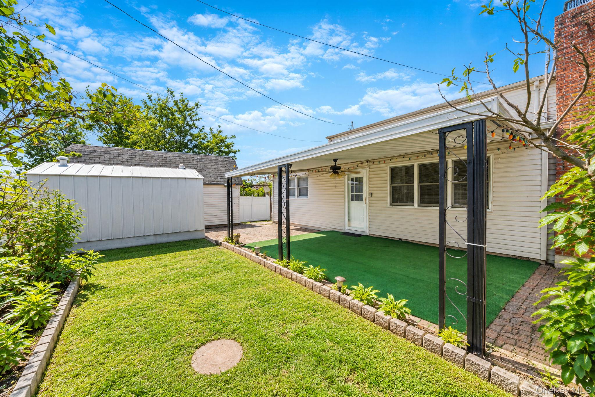 19 Curve Lane Property Photo 33