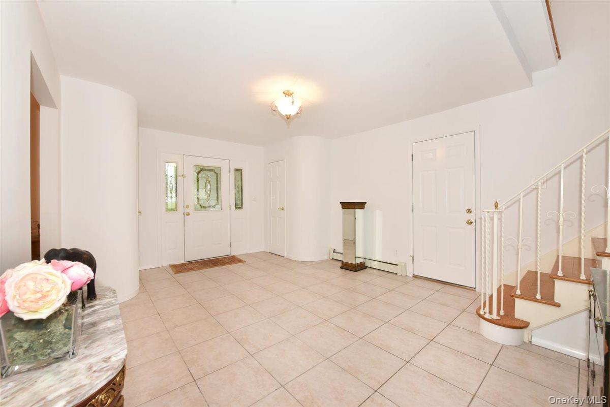 17 Greenvale Drive Property Photo 2