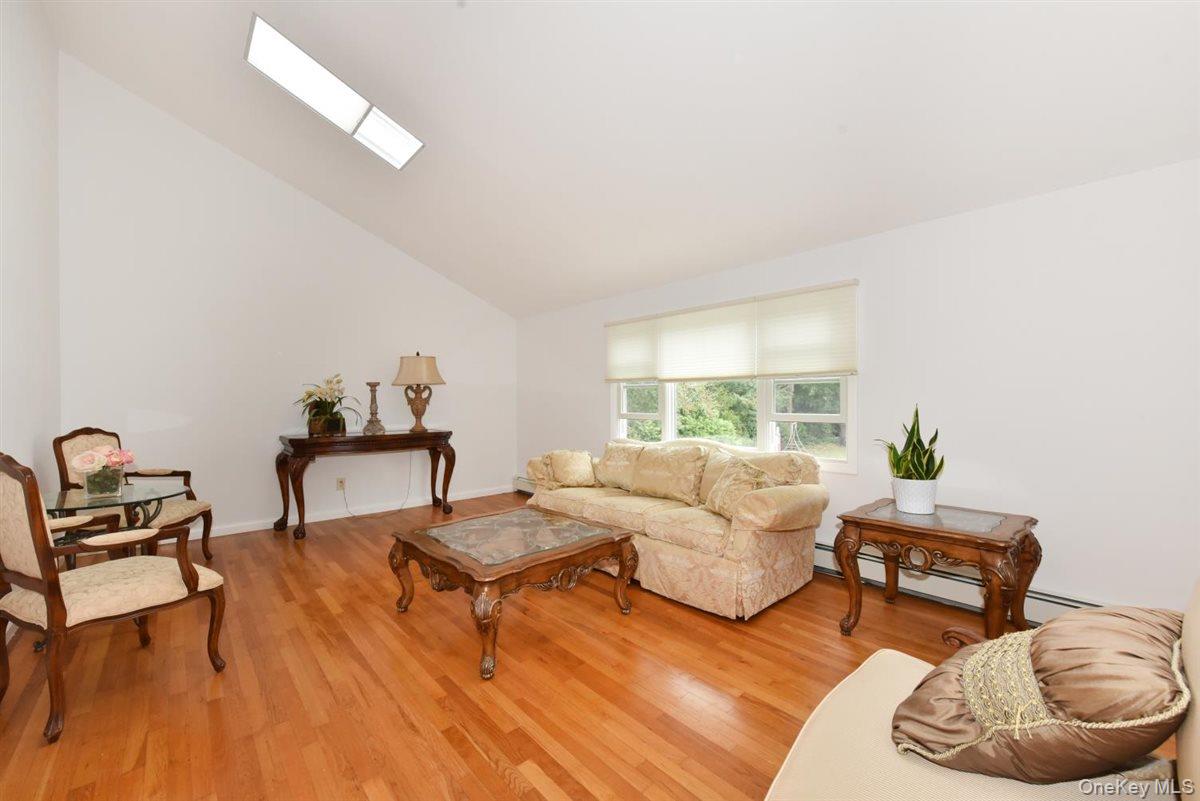 17 Greenvale Drive Property Photo 3