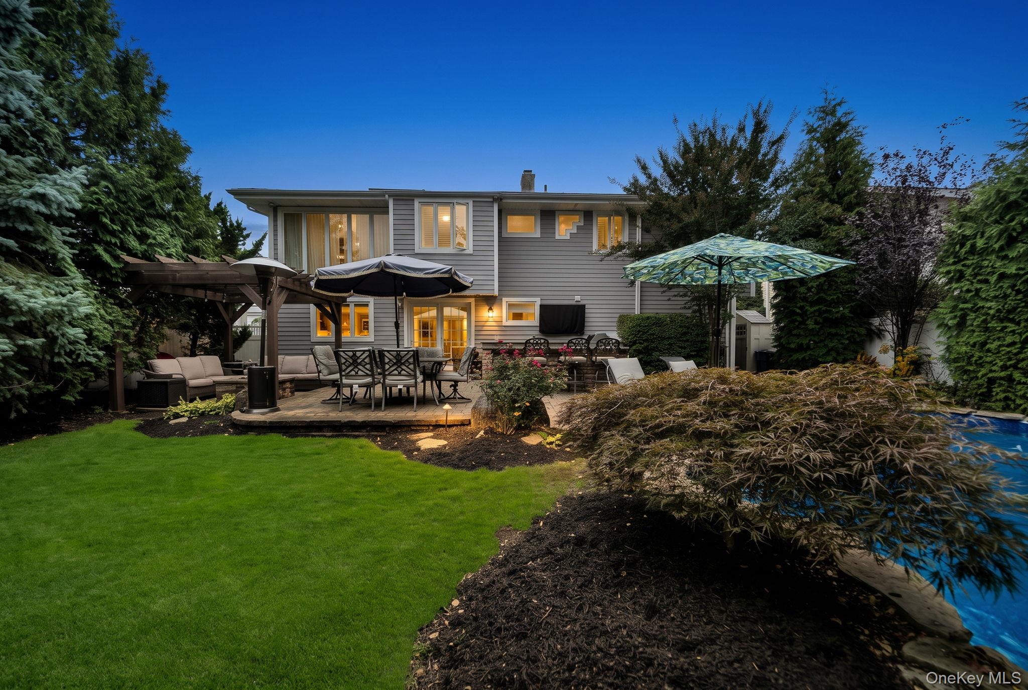 2817 Riverside Drive Property Photo 4
