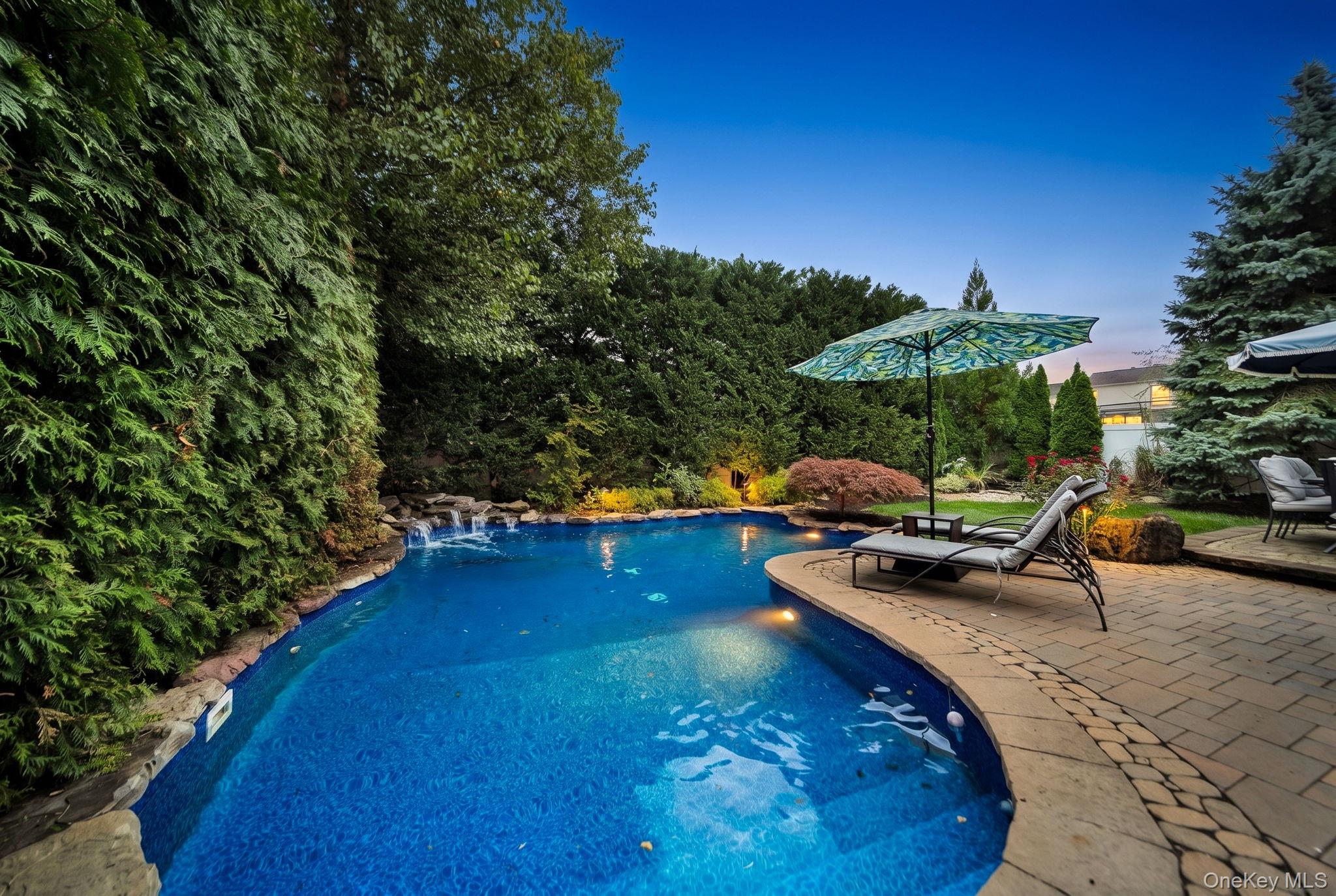2817 Riverside Drive Property Photo 6