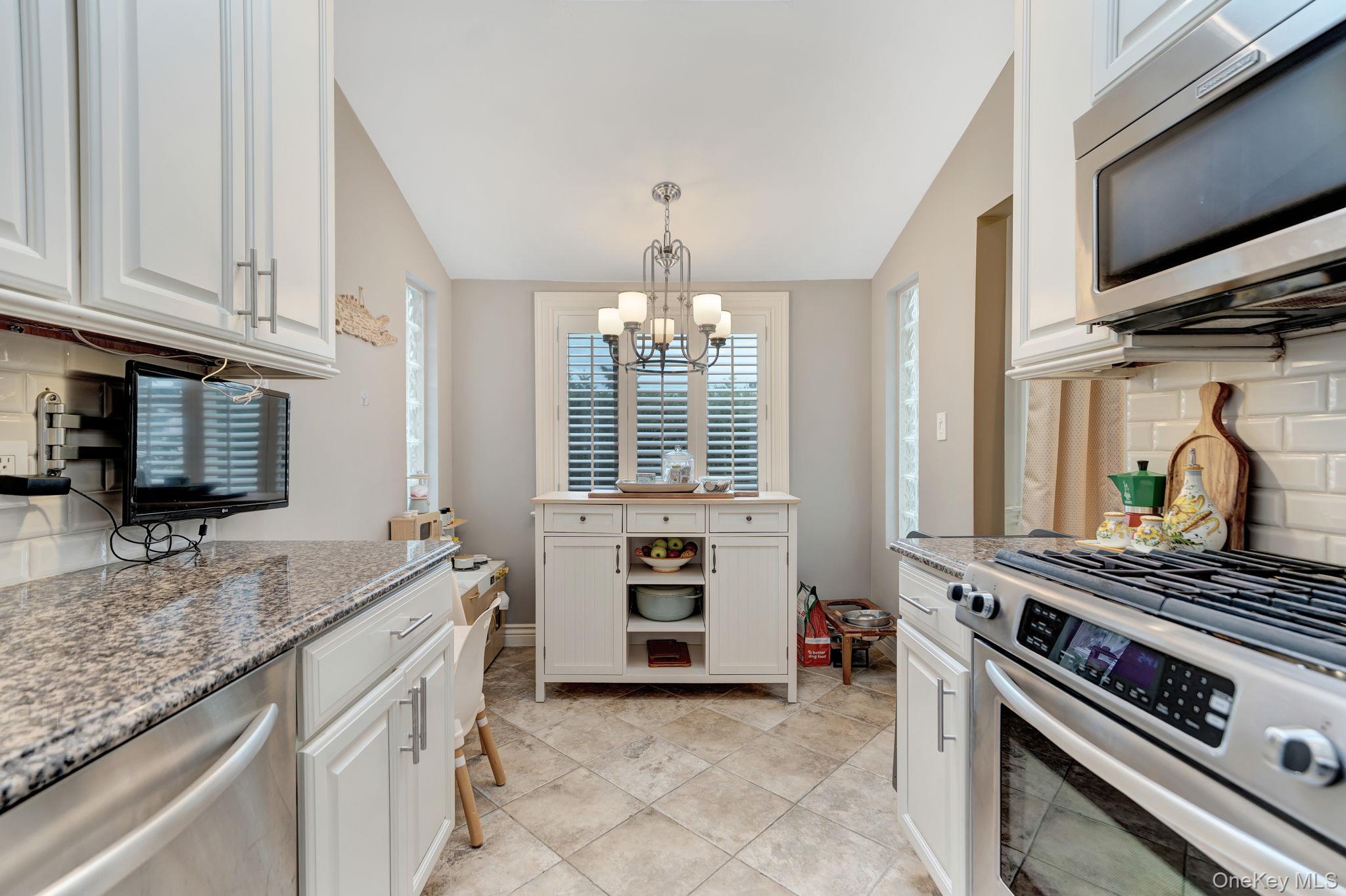 2817 Riverside Drive Property Photo 18