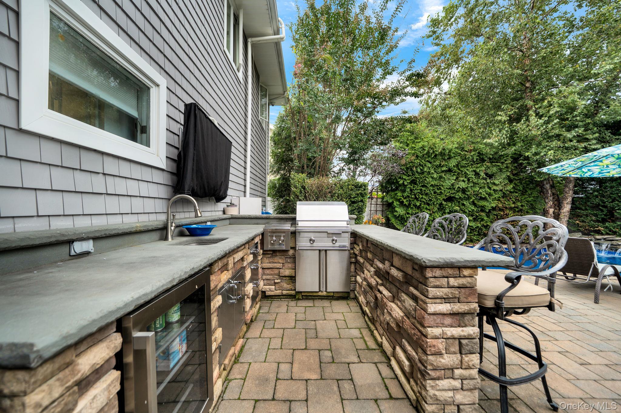 2817 Riverside Drive Property Photo 32