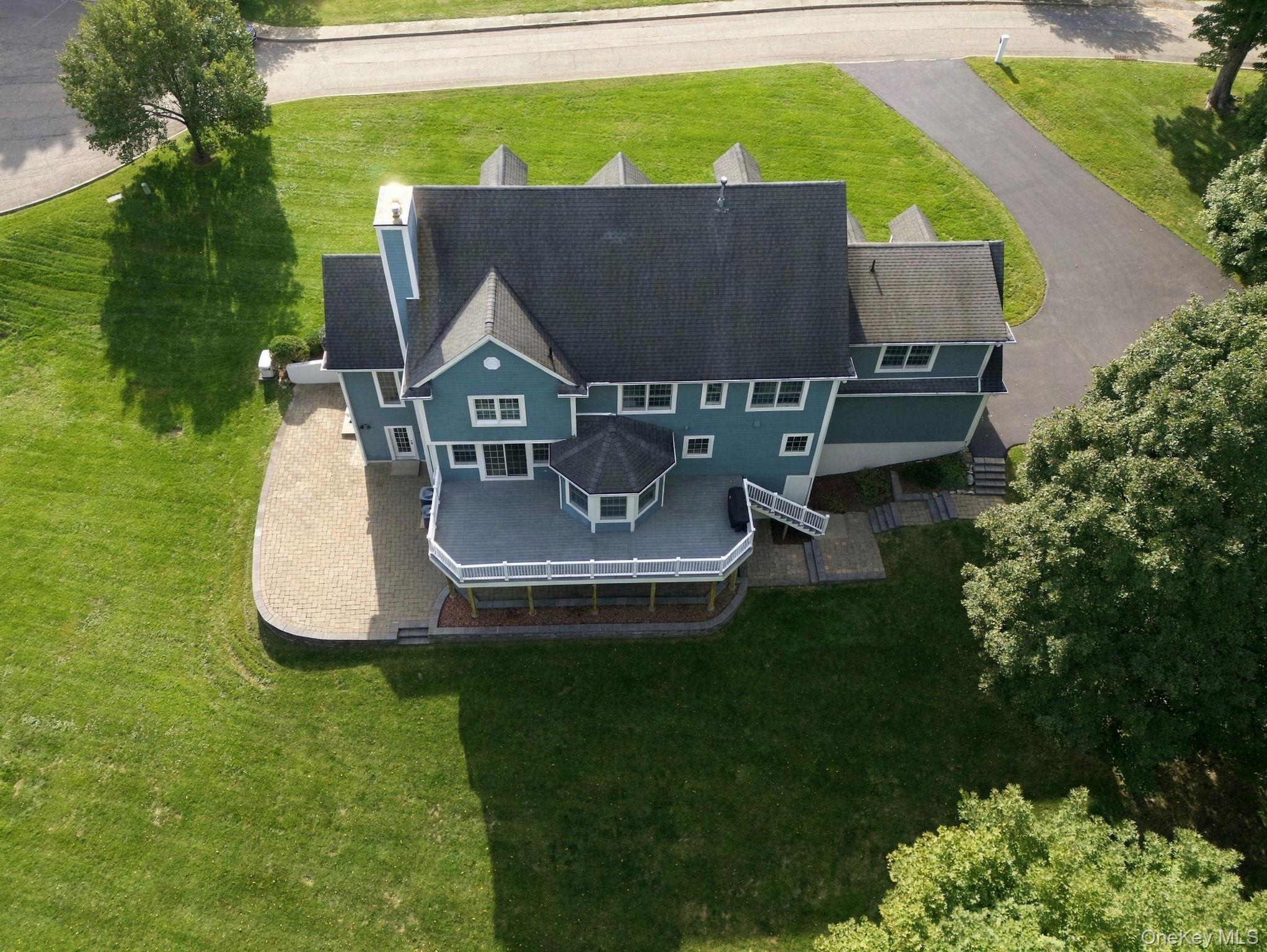 136 Dorchester Drive Property Photo 4