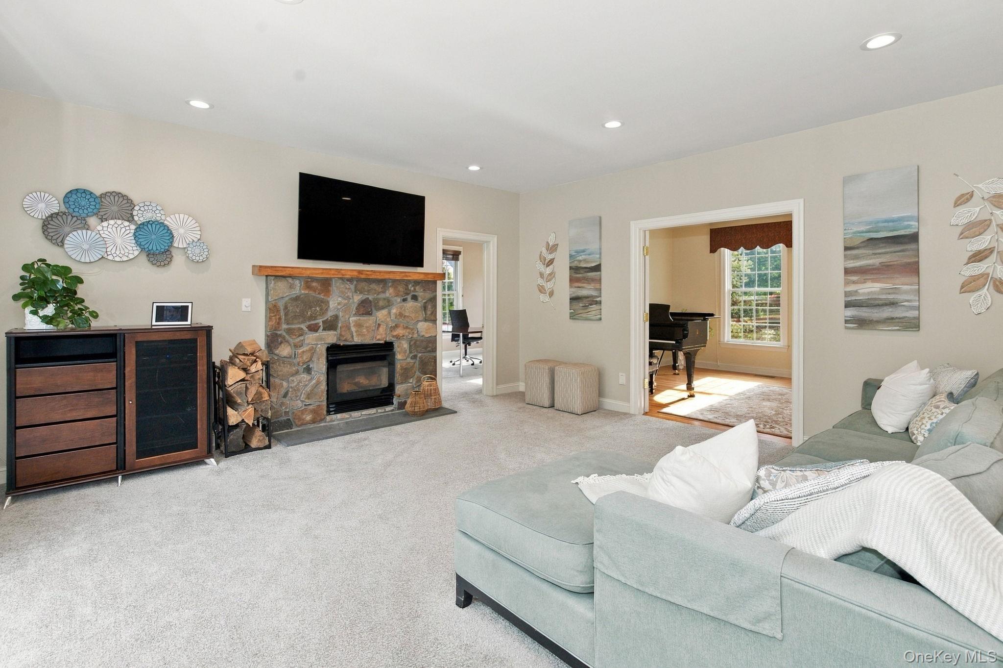 136 Dorchester Drive Property Photo 11