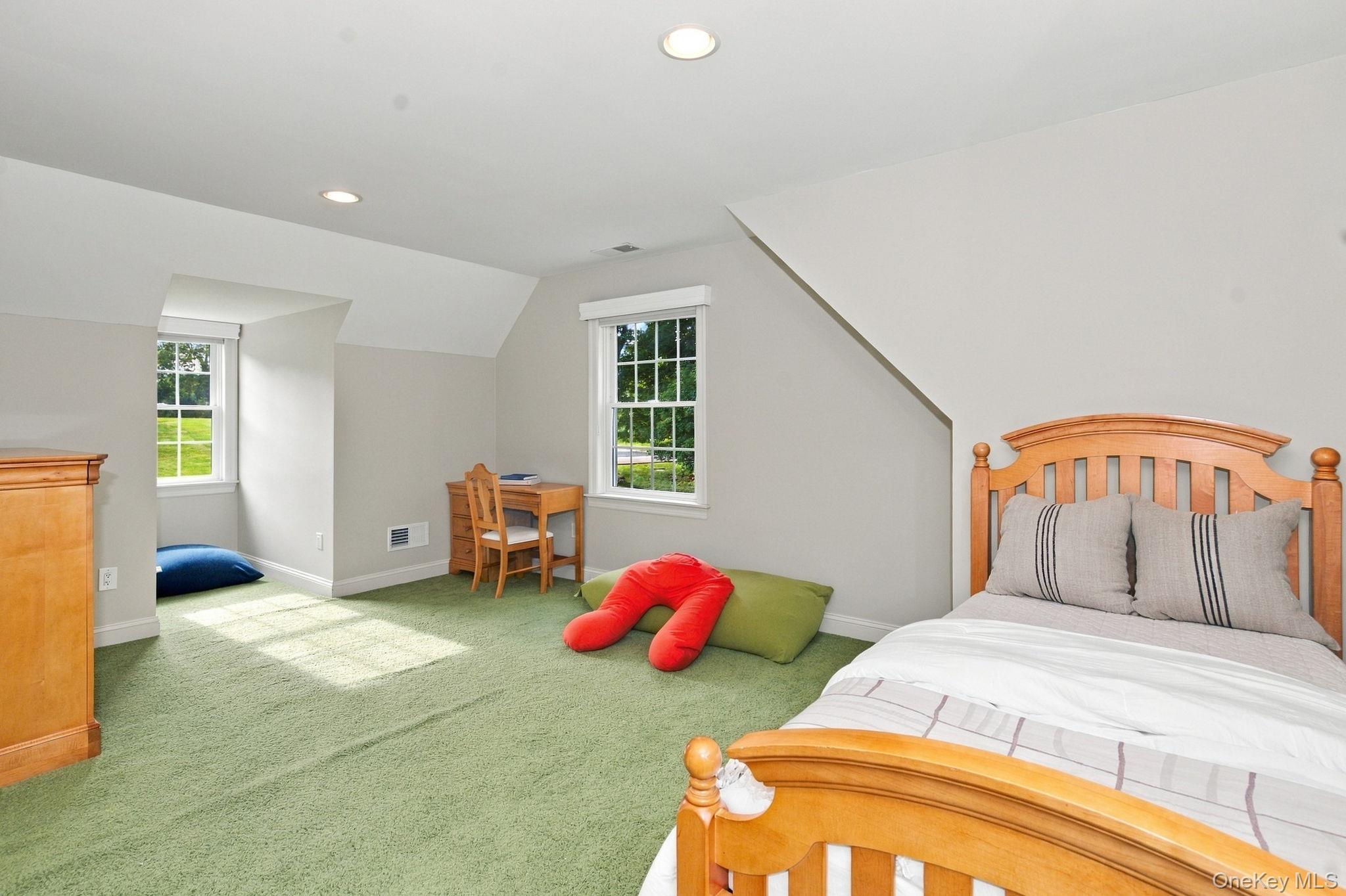 136 Dorchester Drive Property Photo 21