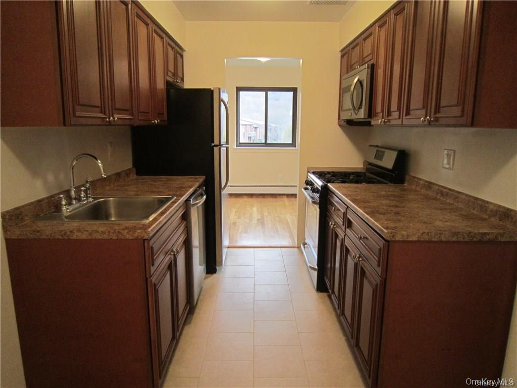12 Charles Lane 2b Property Photo 3
