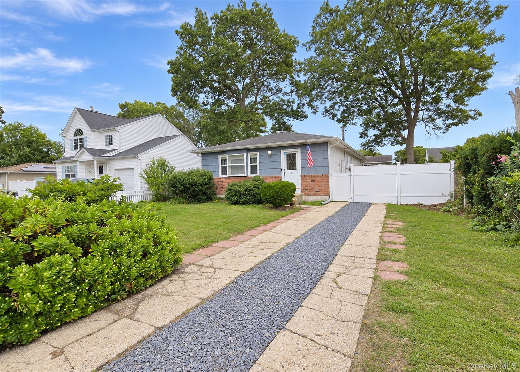 90 Robinwood Drive Property Photo 1