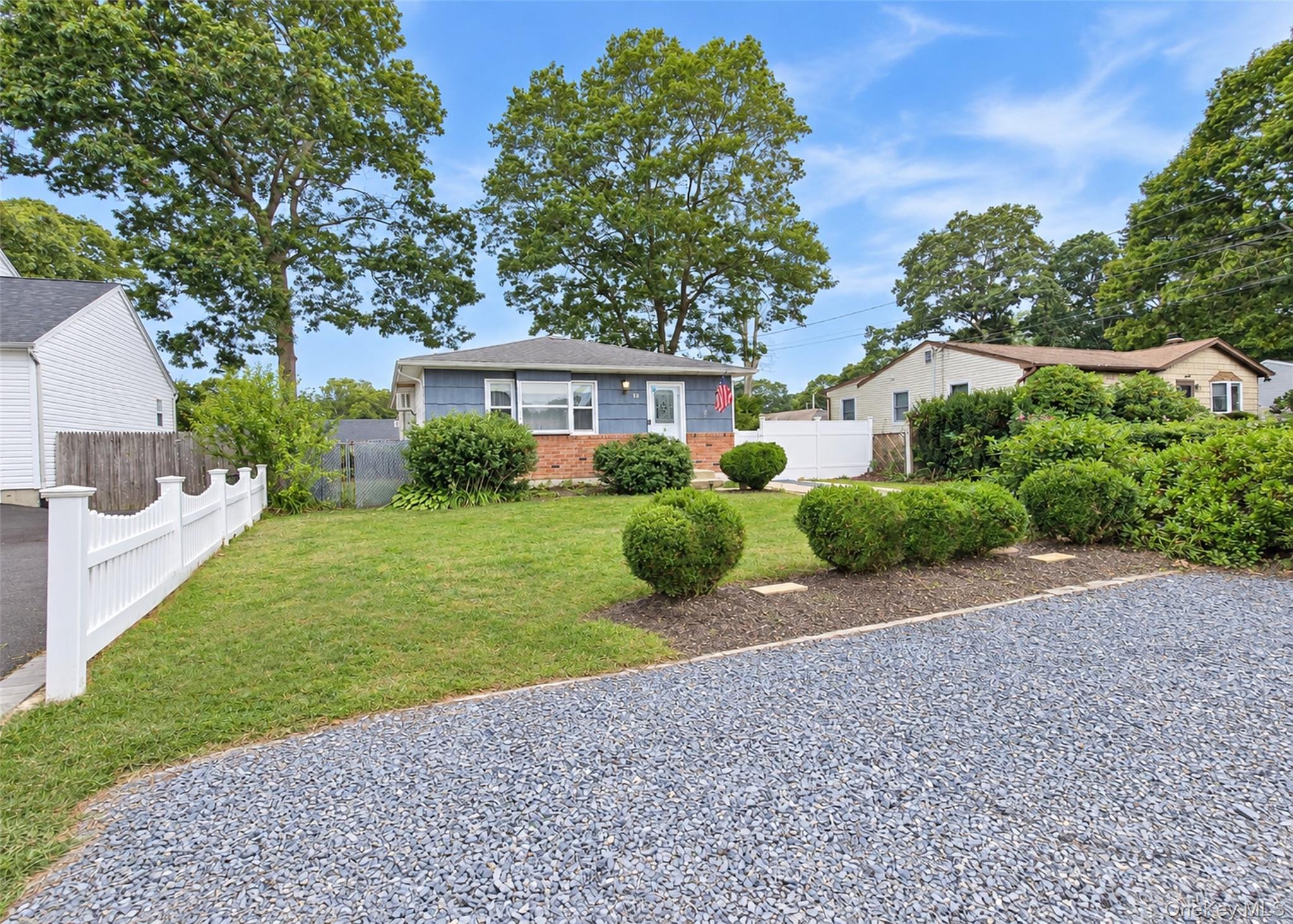 90 Robinwood Drive Property Photo 2