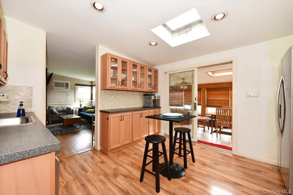 90 4th Avenue Property Photo 10