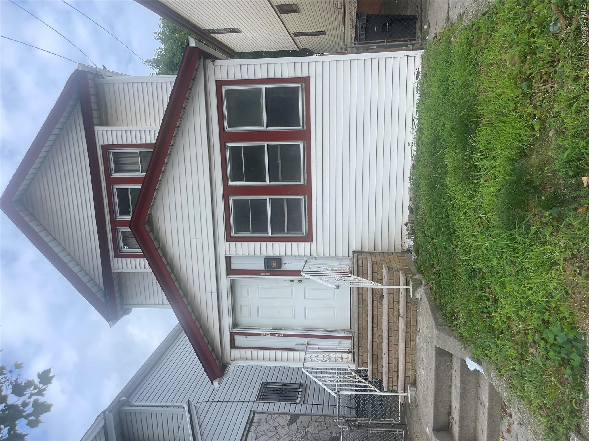 9049 176th Street Property Photo 1
