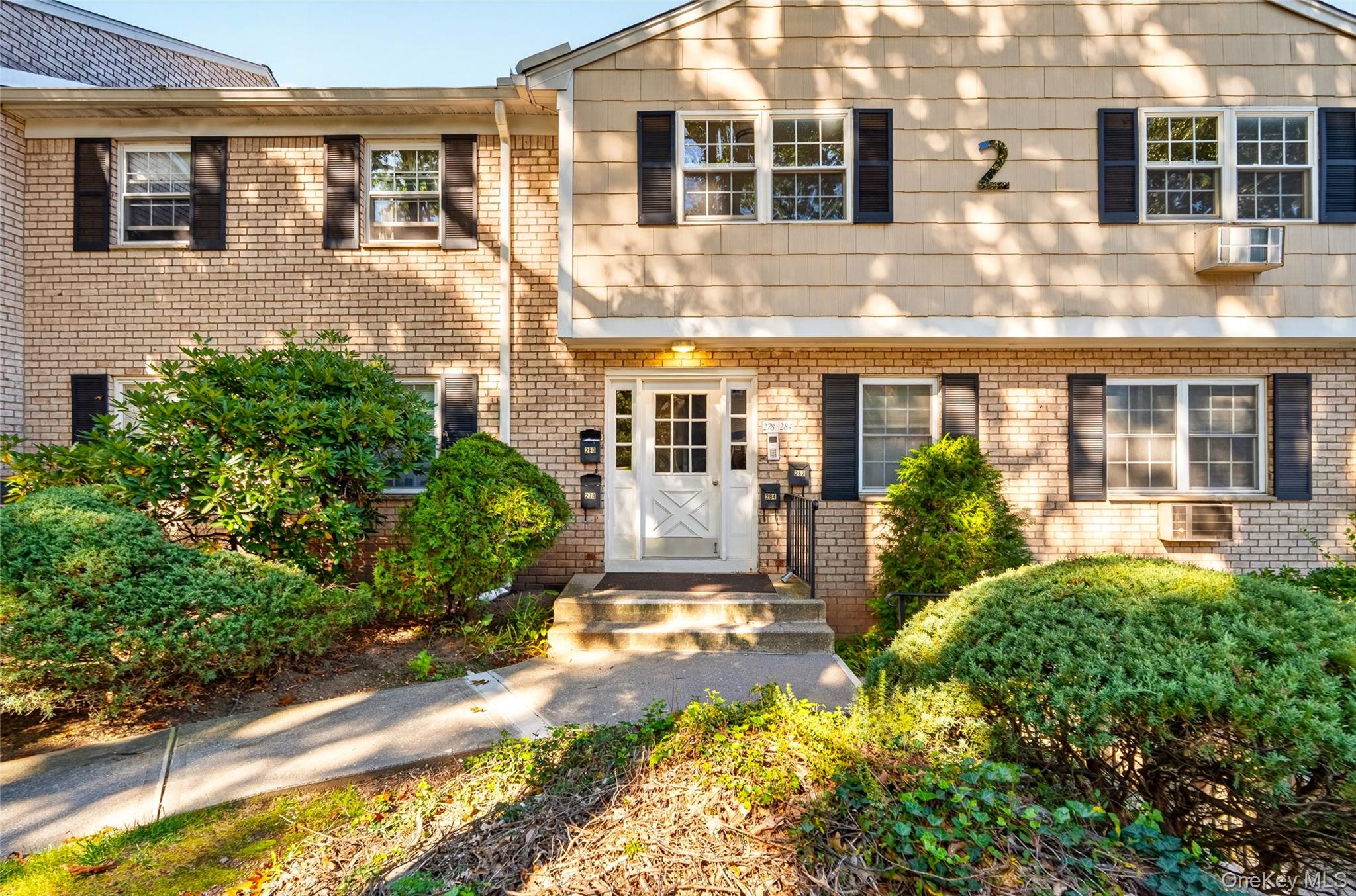 284 Parkside Drive Property Photo 4