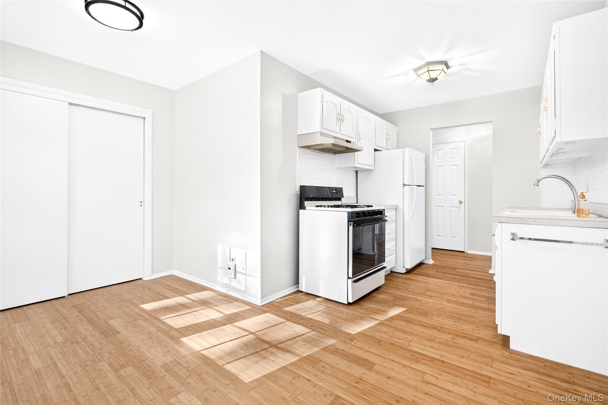 284 Parkside Drive Property Photo 12