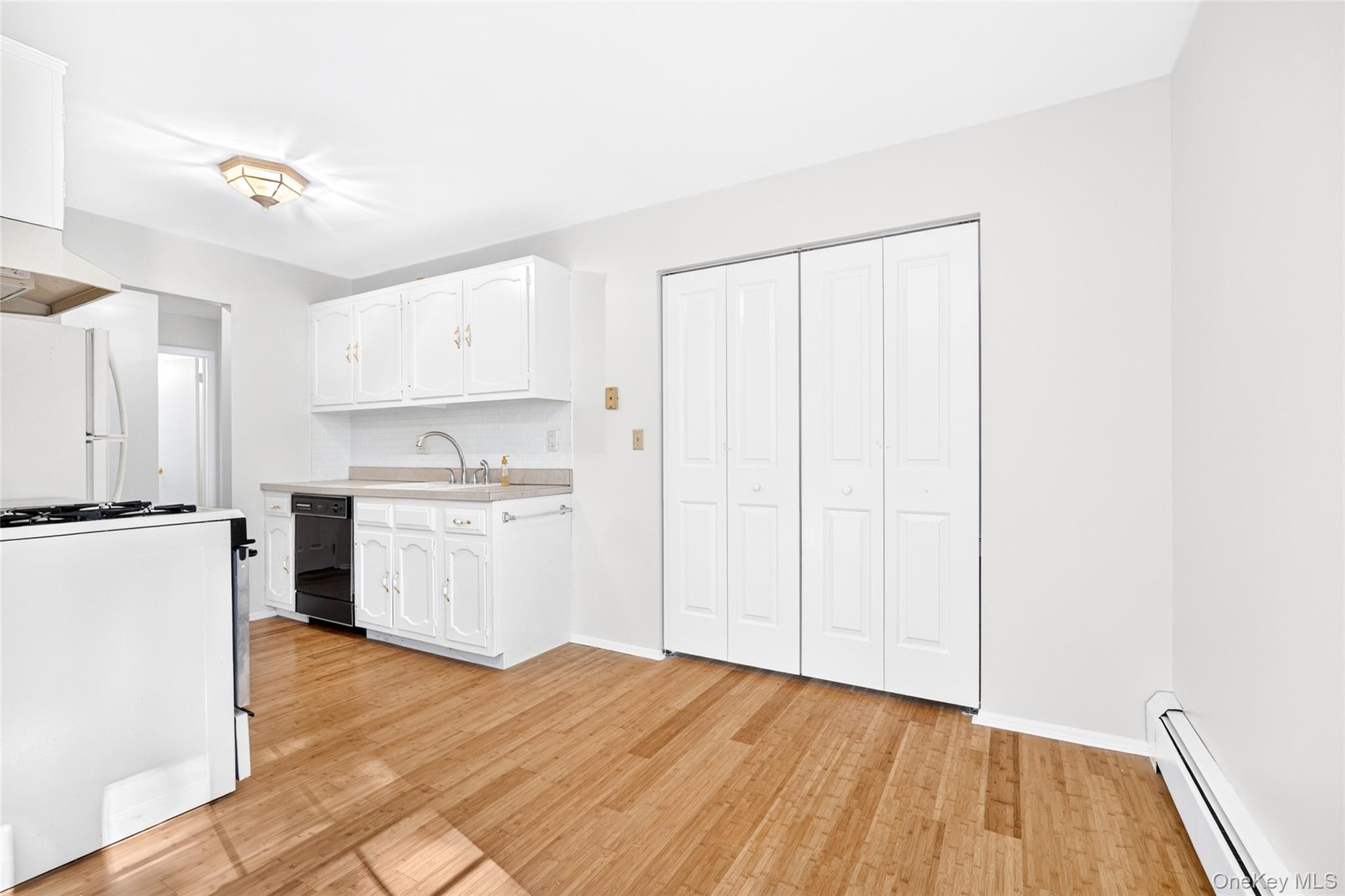 284 Parkside Drive Property Photo 15