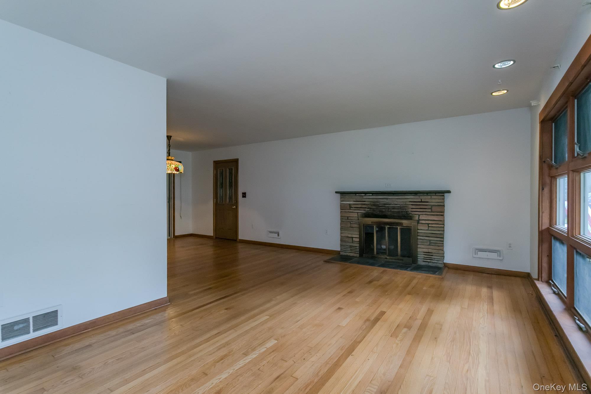 8 Crescent Avenue Property Photo 4