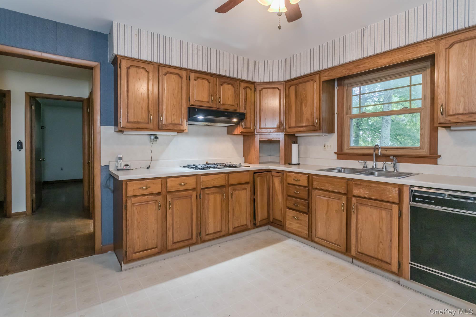 8 Crescent Avenue Property Photo 7