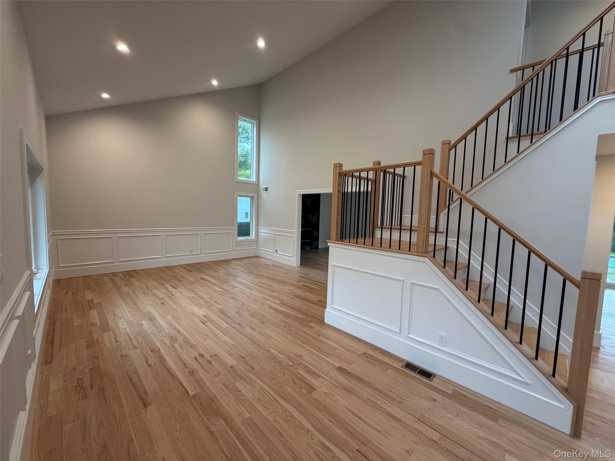 230 Willis Avenue Property Photo 3
