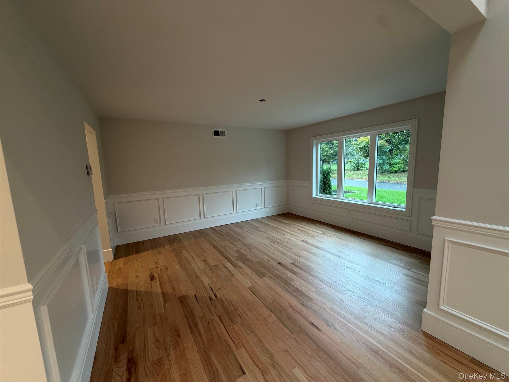 230 Willis Avenue Property Photo 5