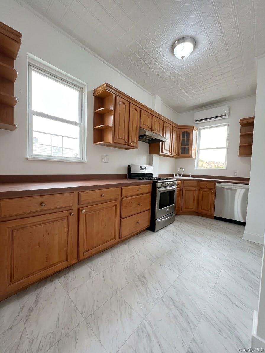 1718 Edison Avenue 2 Property Photo 3