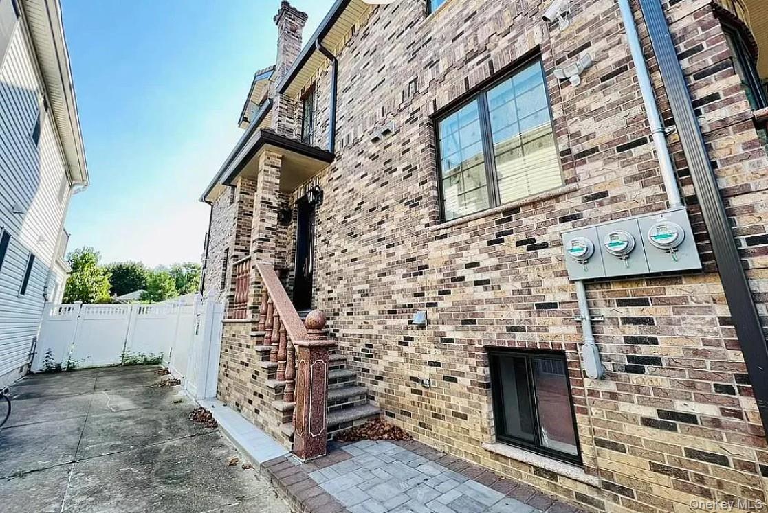 6139 231st Street Property Photo 8