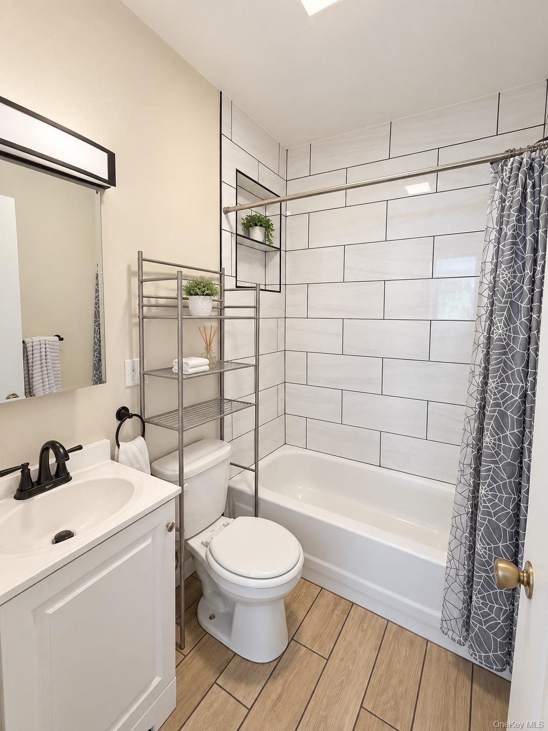 10 Barclay Street Property Photo 7