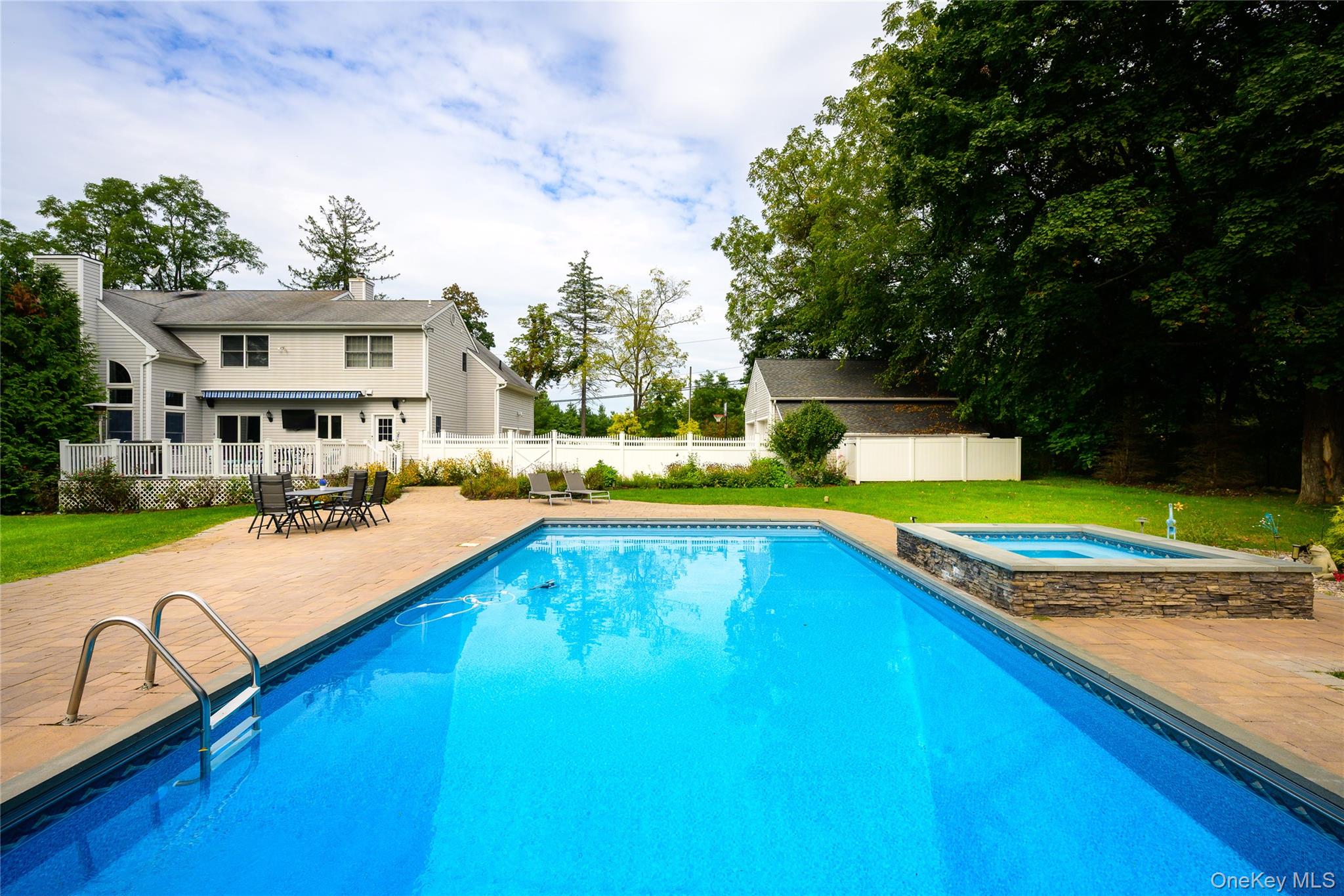 14 Windsor Road Property Photo 42