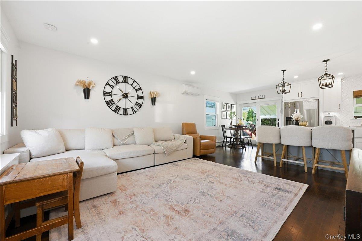67 Raff Avenue Property Photo 4
