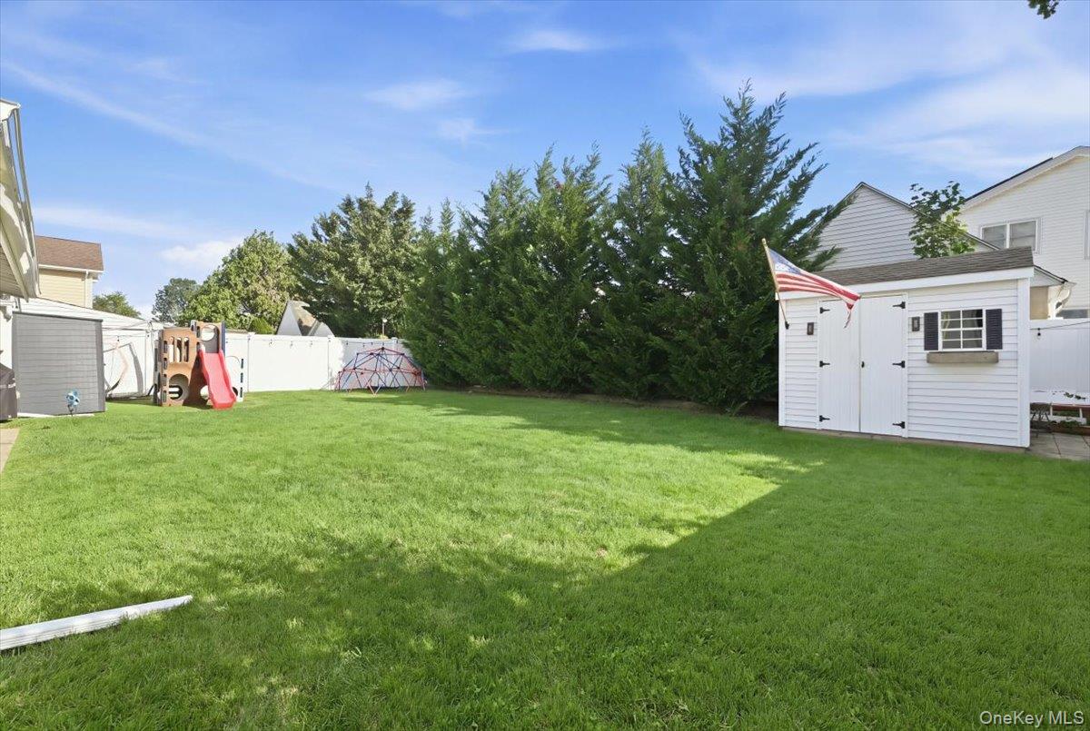 67 Raff Avenue Property Photo 25