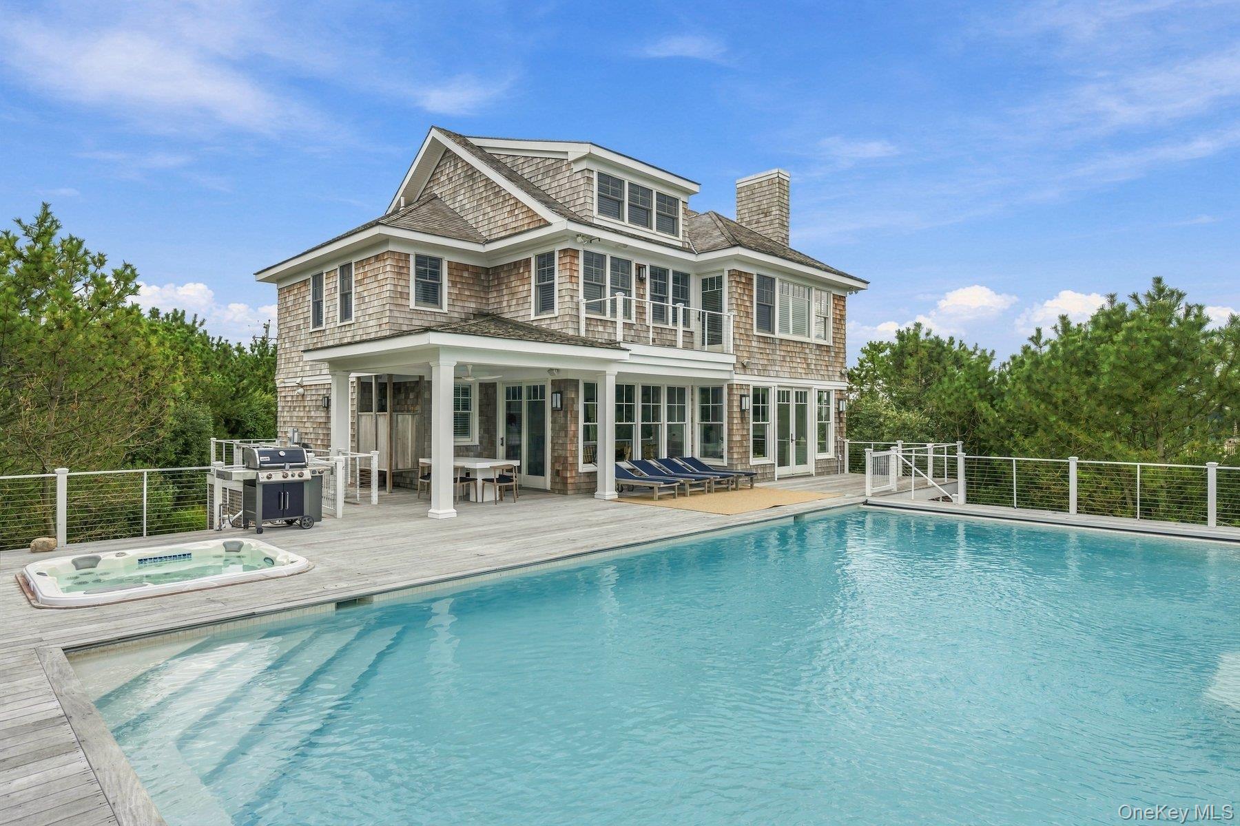 824 Dune Road Property Photo 1