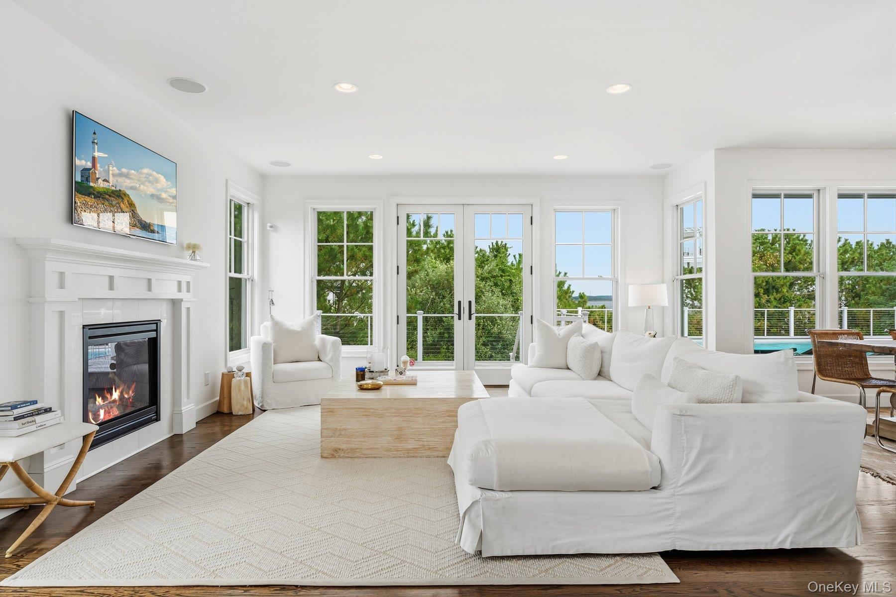 824 Dune Road Property Photo 4