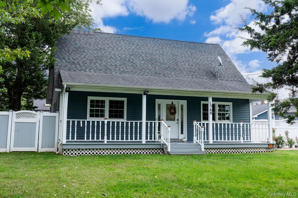1369 N Clinton Avenue Property Photo 1