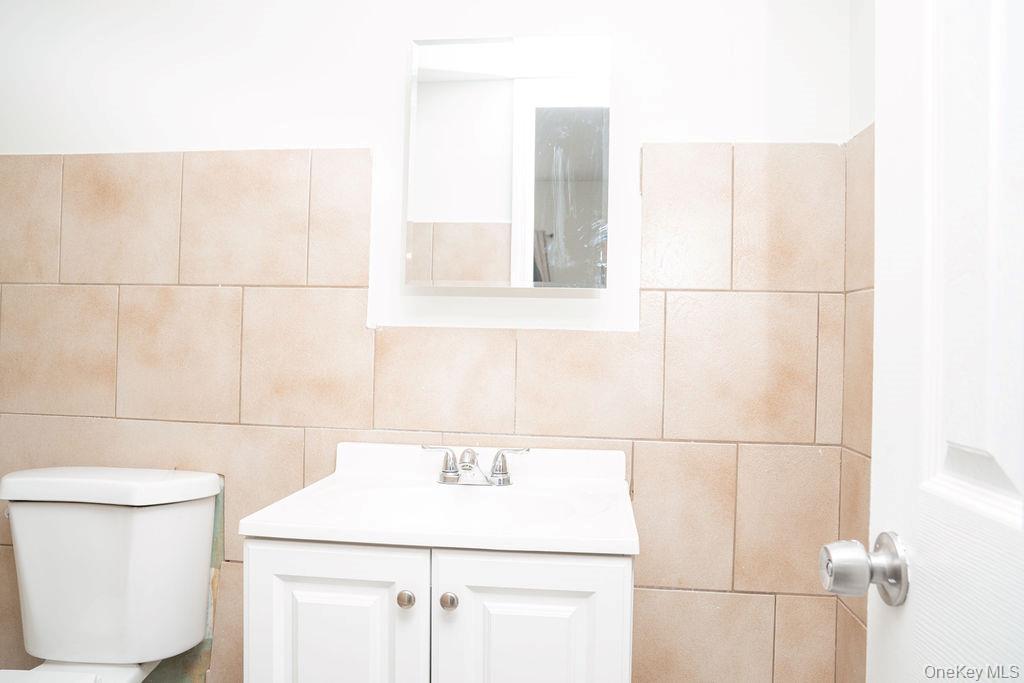1369 N Clinton Avenue Property Photo 31