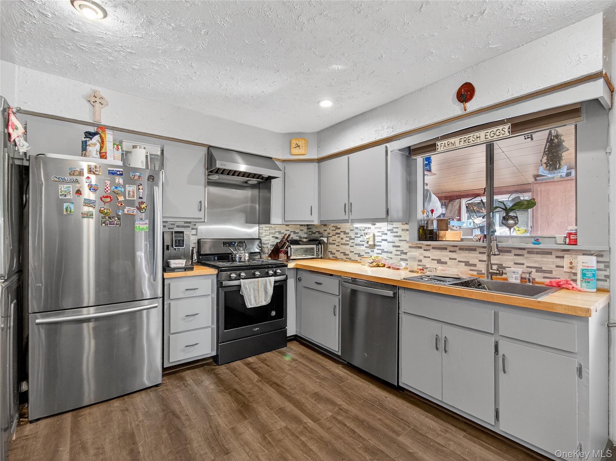450 Valentine Avenue Property Photo 11