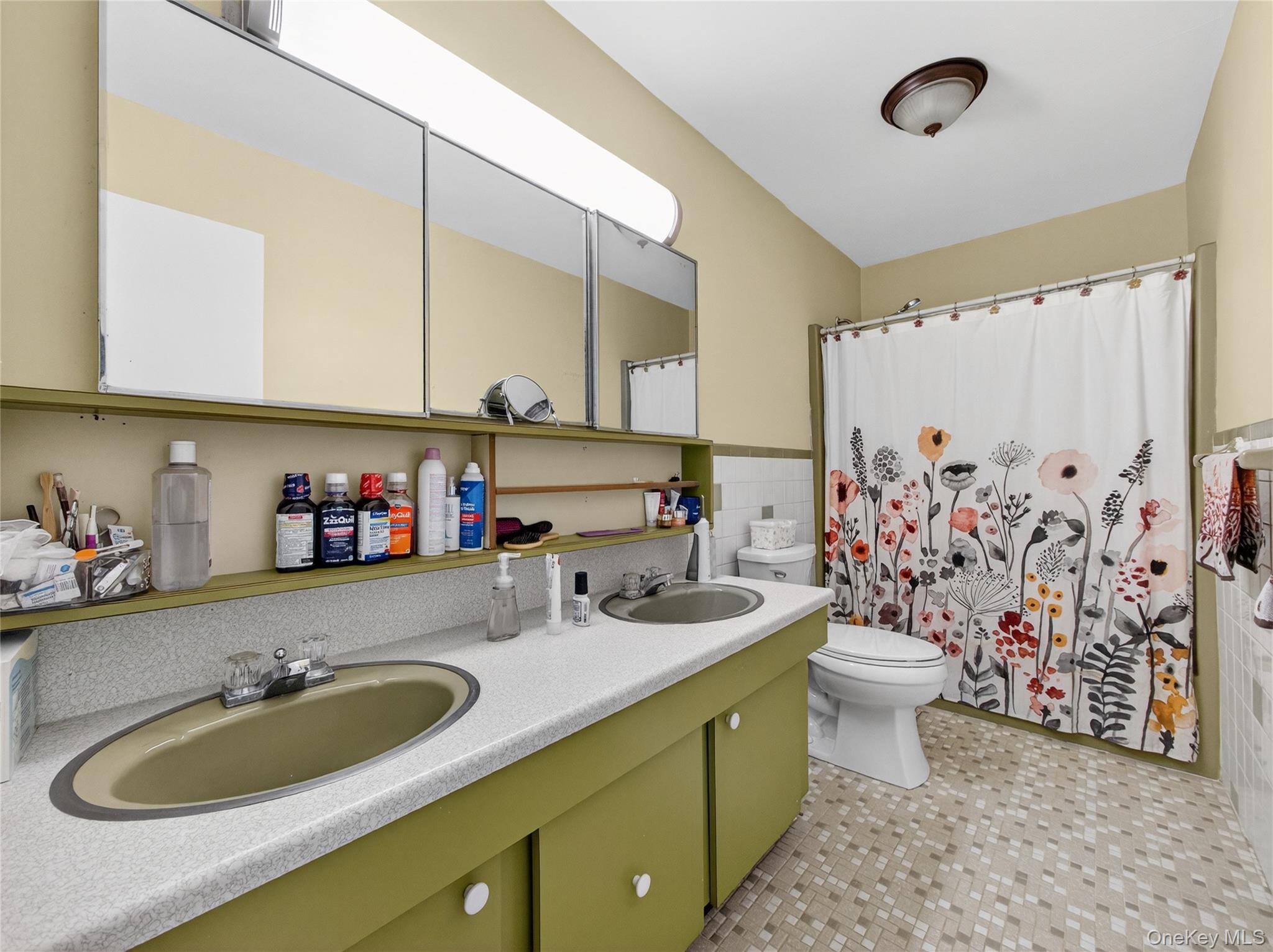 450 Valentine Avenue Property Photo 19