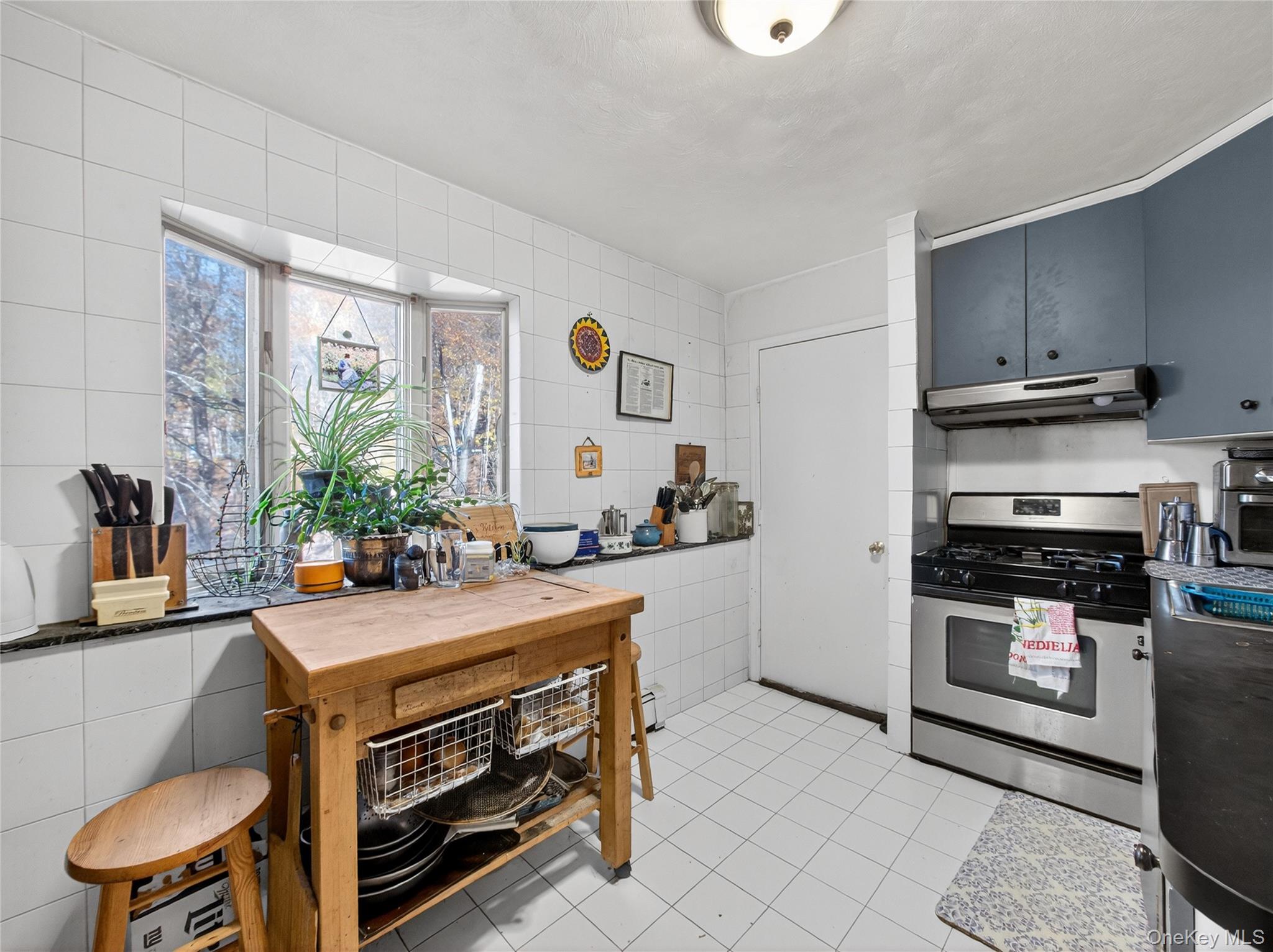 450 Valentine Avenue Property Photo 25