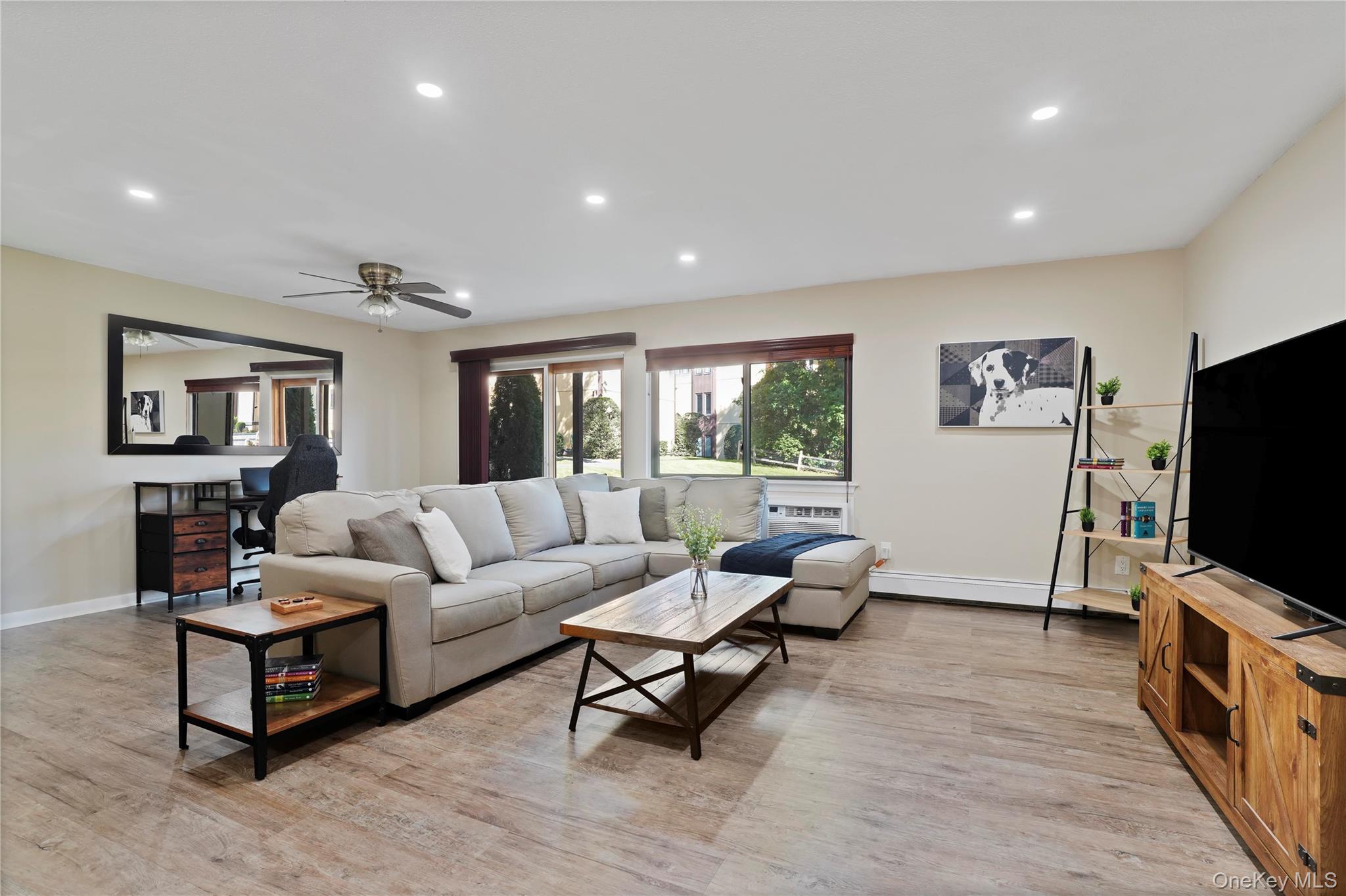 7 Granada Crescent 2 Property Photo 2