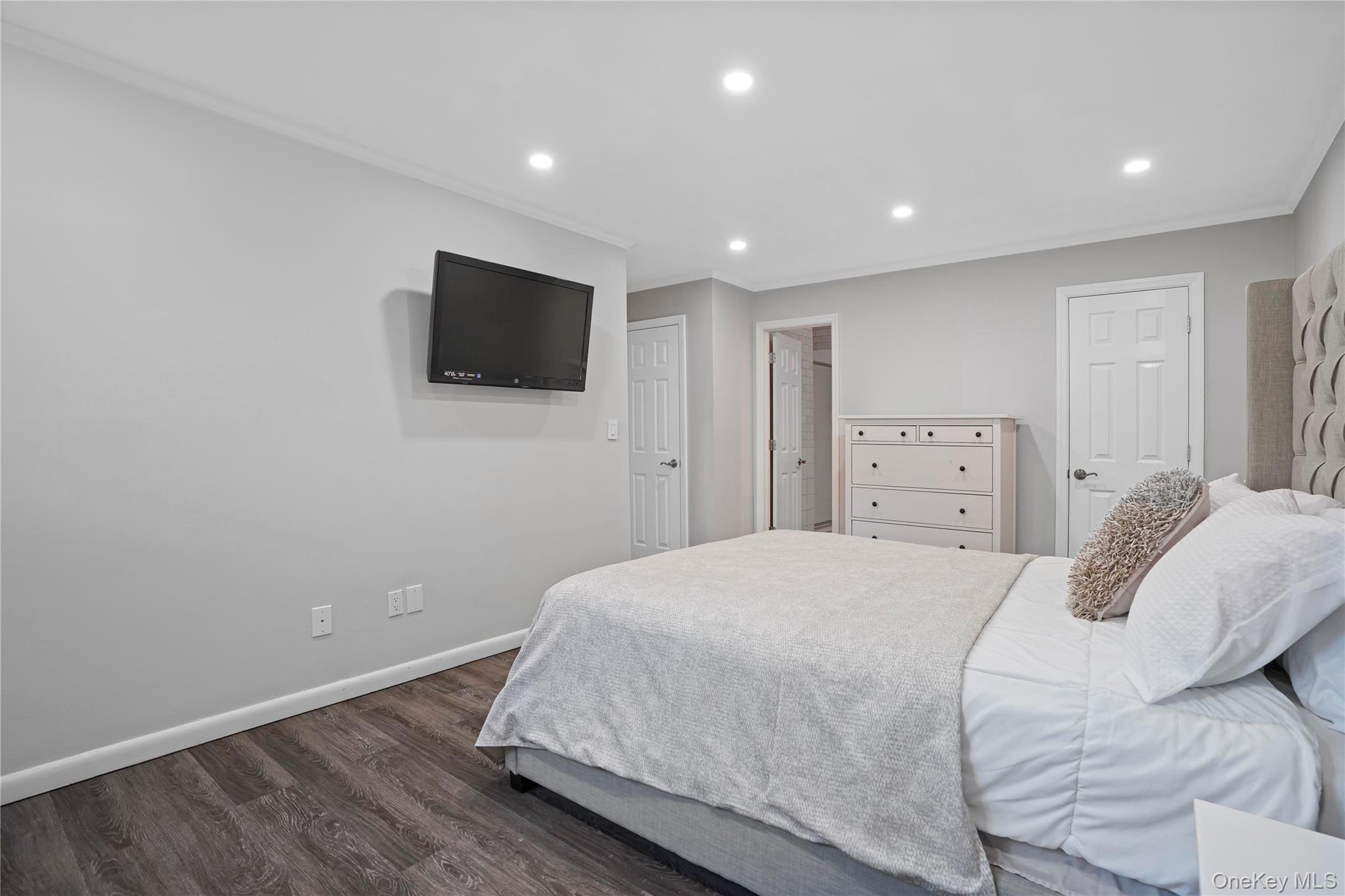 7 Granada Crescent 2 Property Photo 16