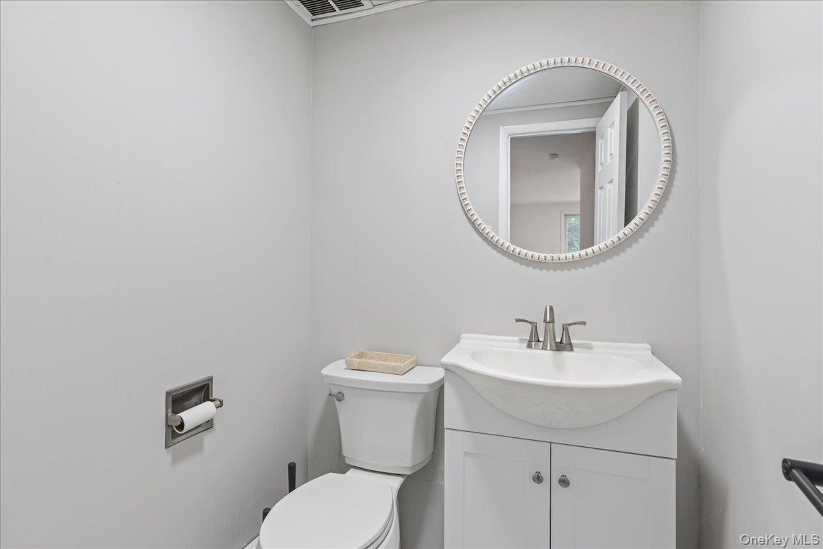 25 Marilyn Boulevard Property Photo 20