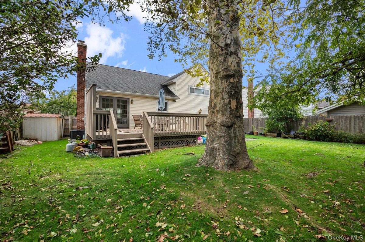 25 Marilyn Boulevard Property Photo 24