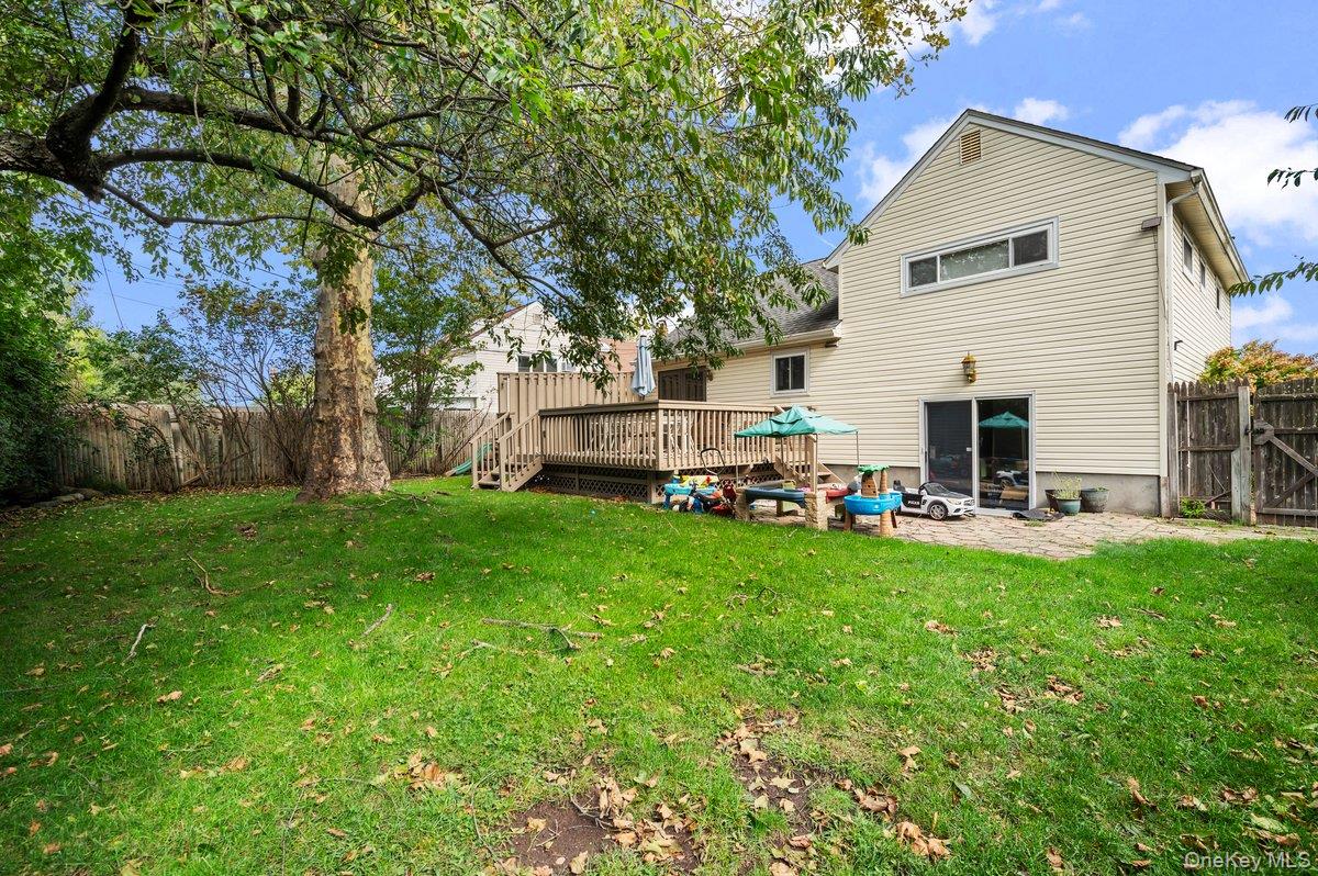 25 Marilyn Boulevard Property Photo 26
