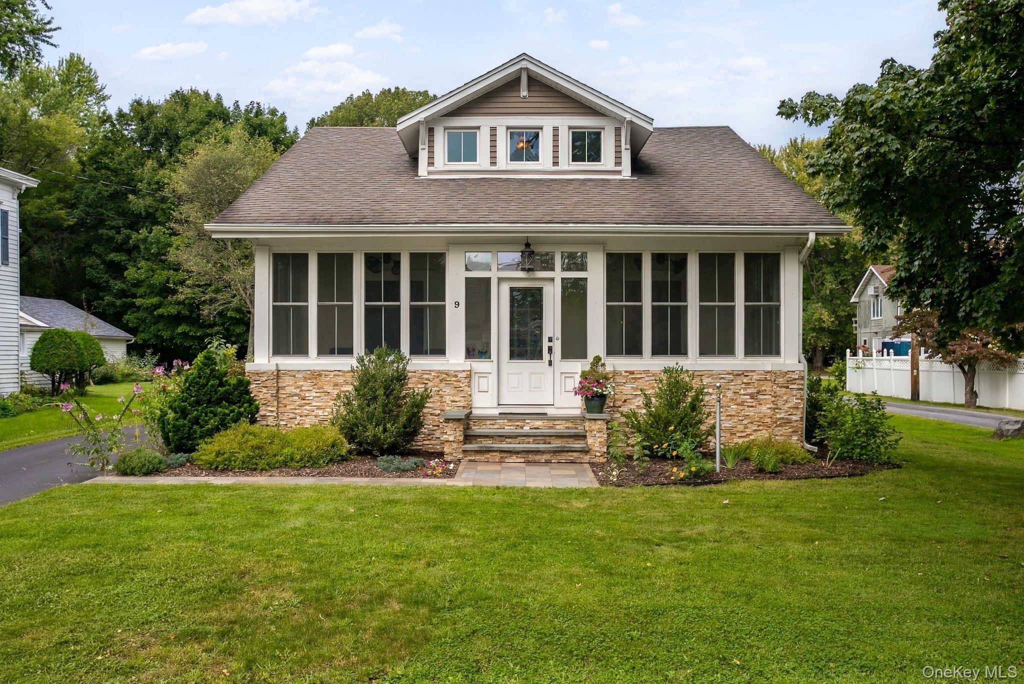 9 N Jefferson Avenue Property Photo 1