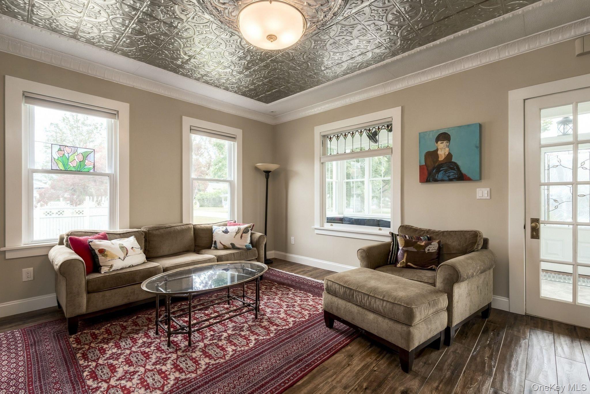 9 N Jefferson Avenue Property Photo 8