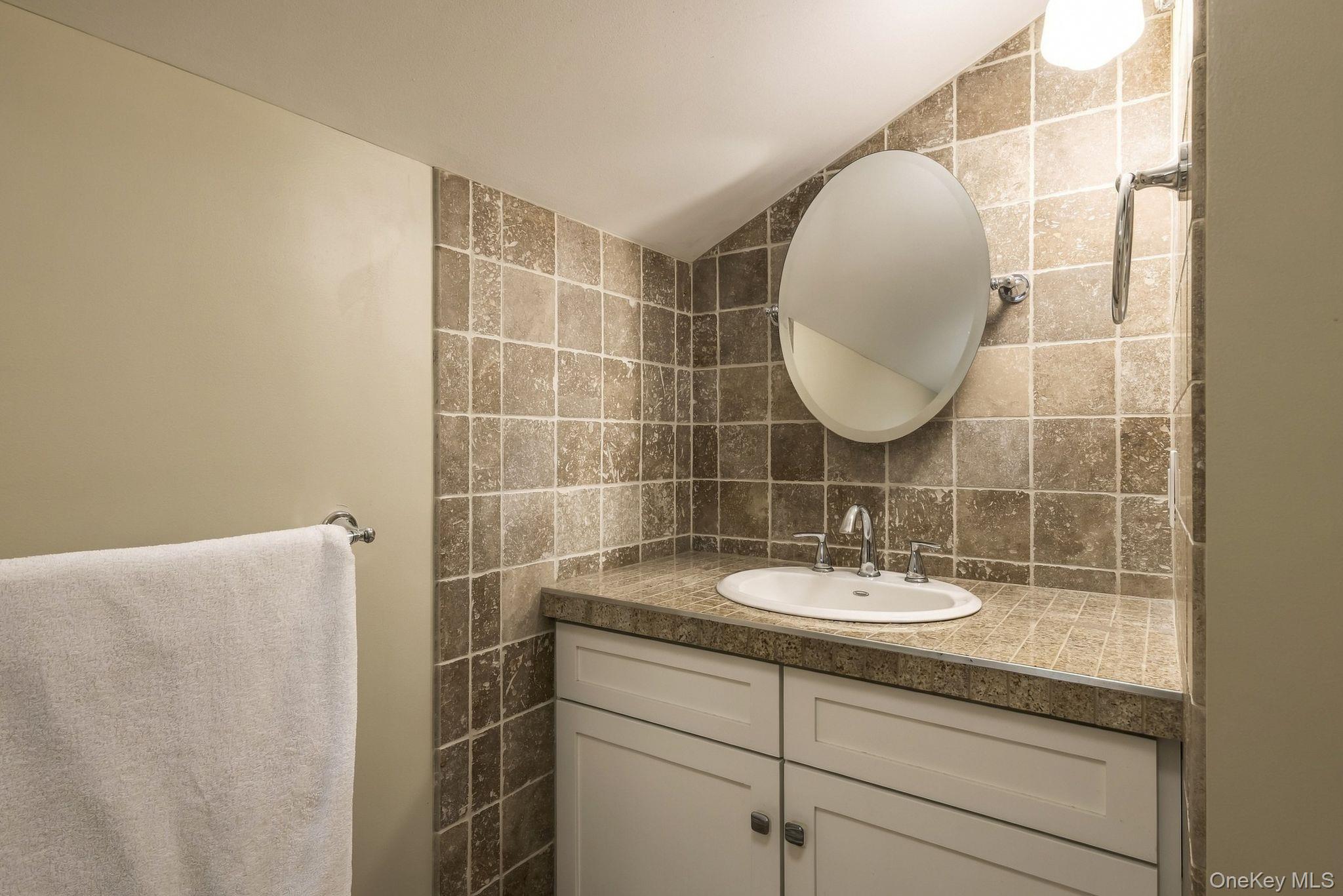 9 N Jefferson Avenue Property Photo 23