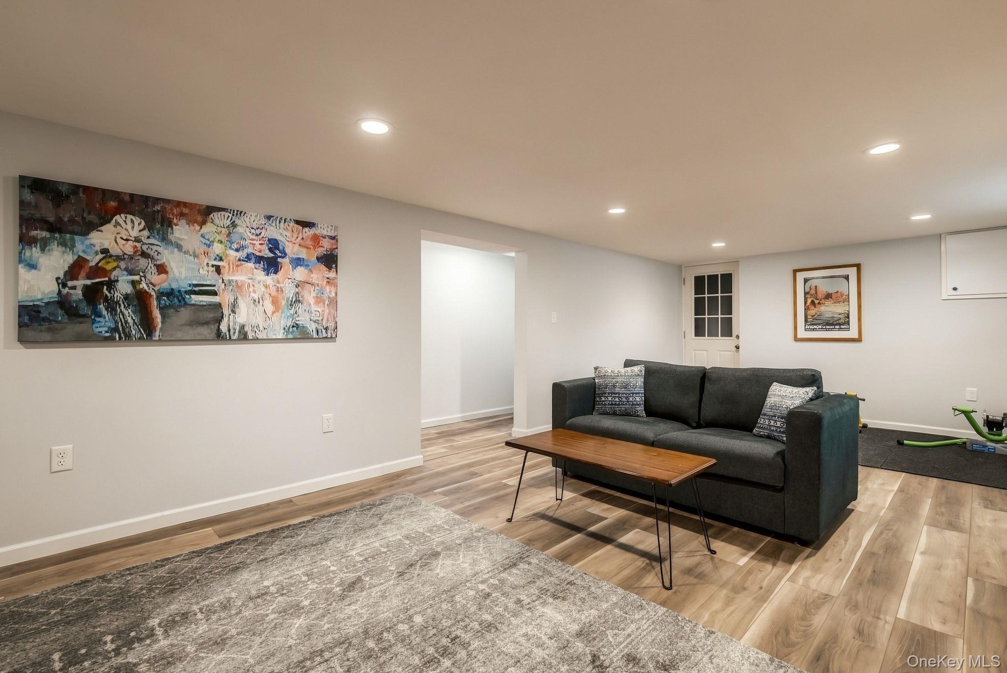 9 N Jefferson Avenue Property Photo 27