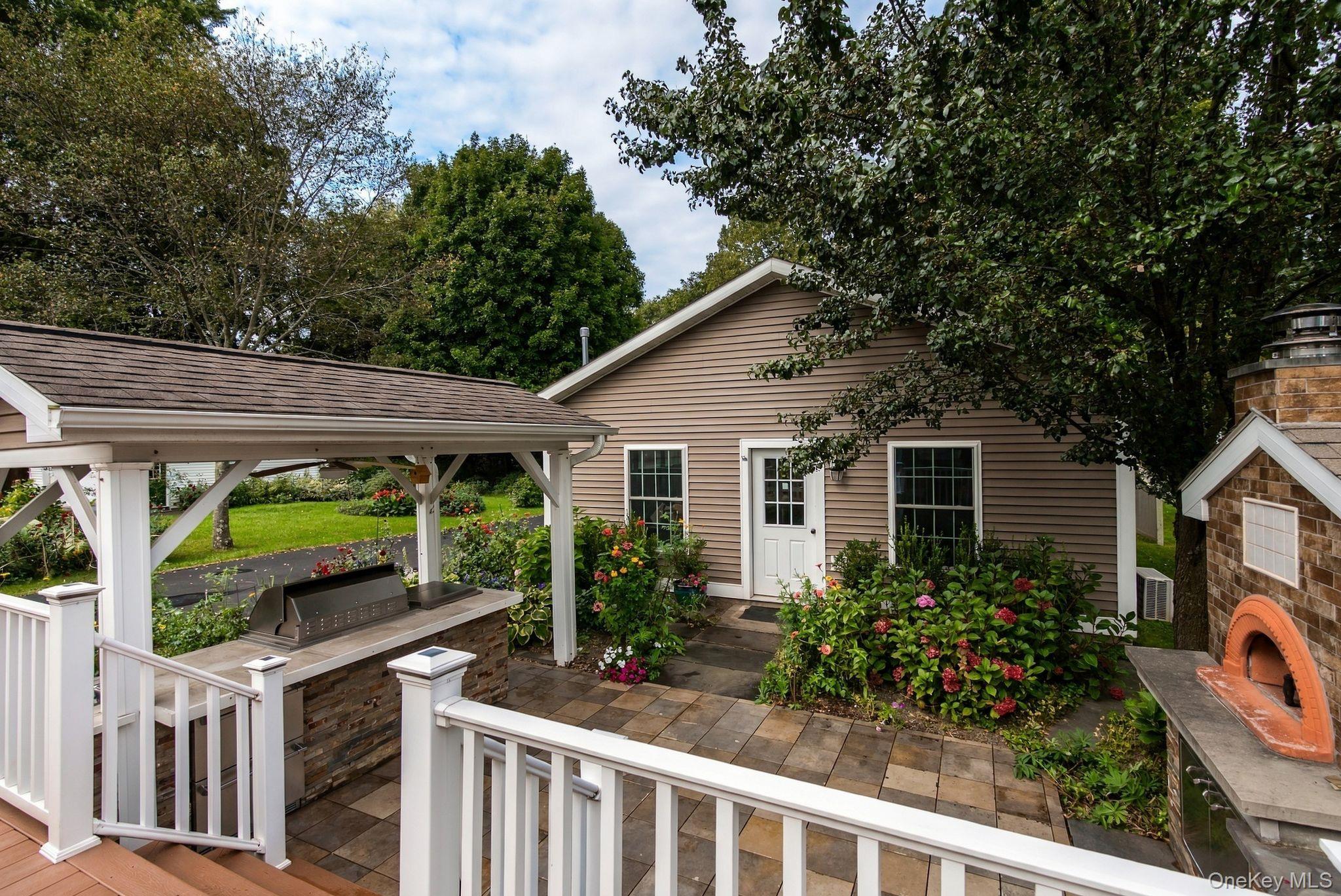 9 N Jefferson Avenue Property Photo 31