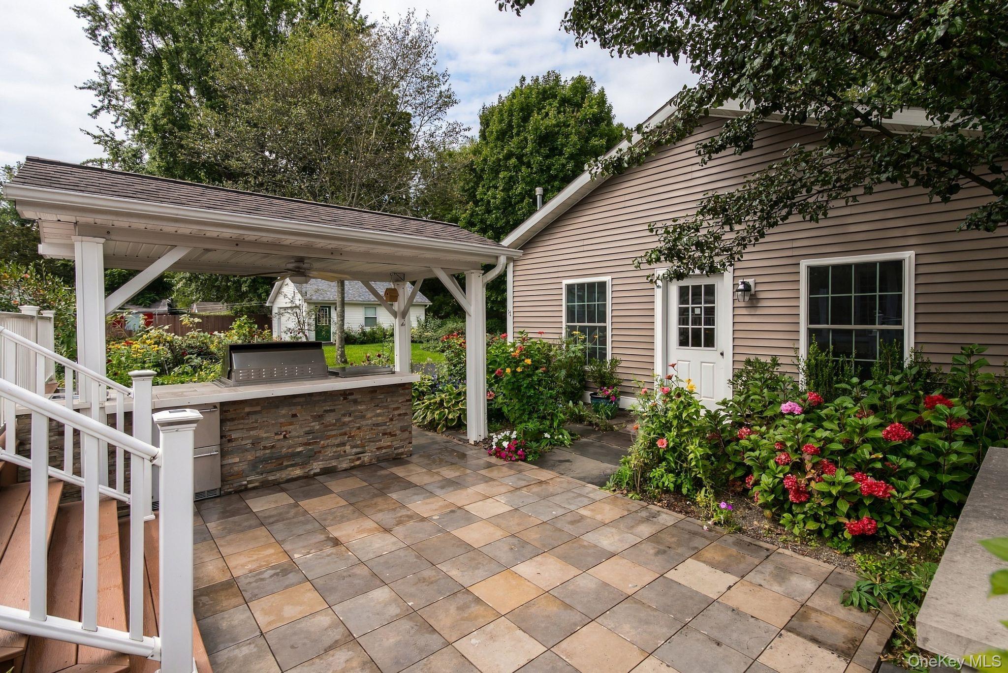 9 N Jefferson Avenue Property Photo 35