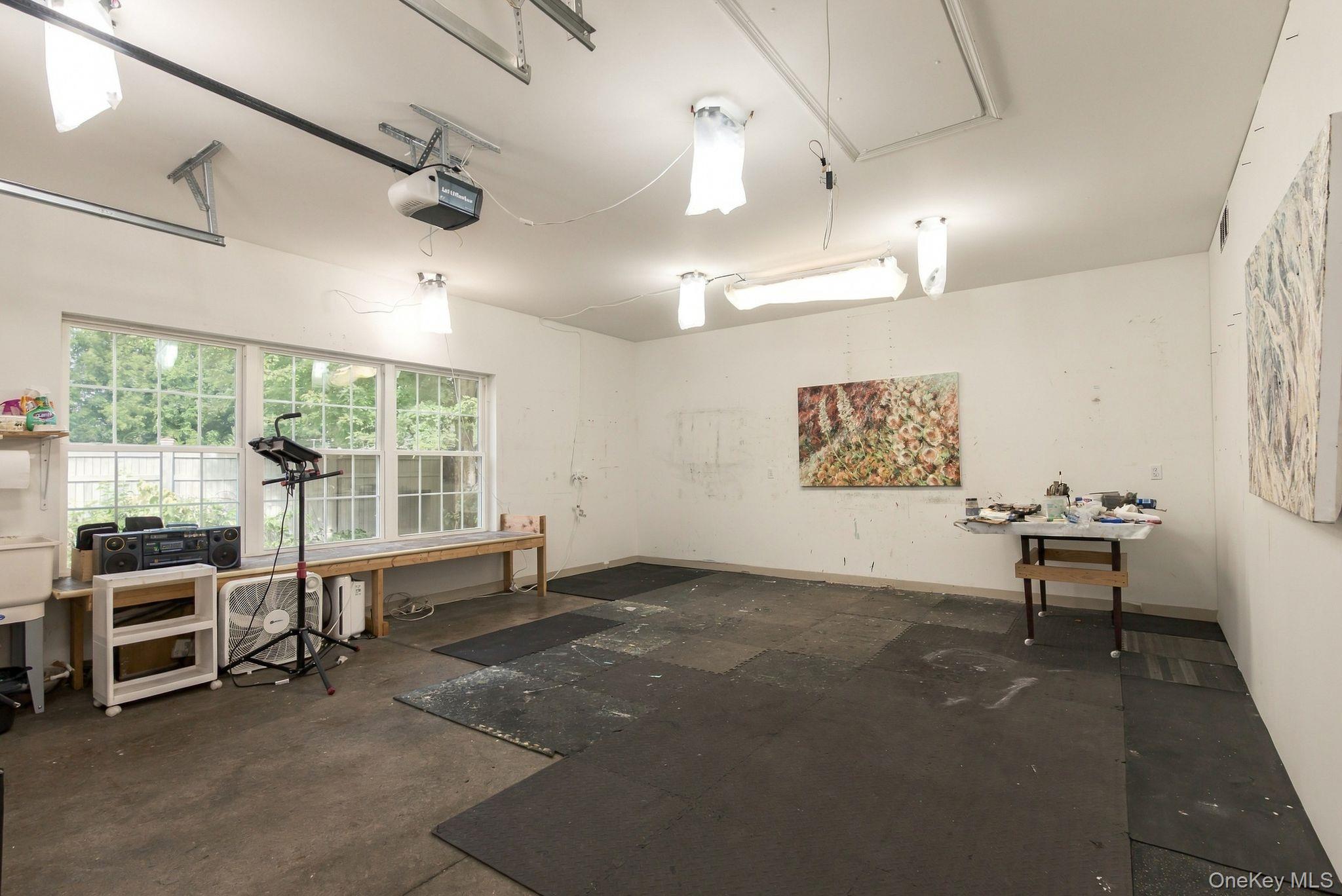 9 N Jefferson Avenue Property Photo 37