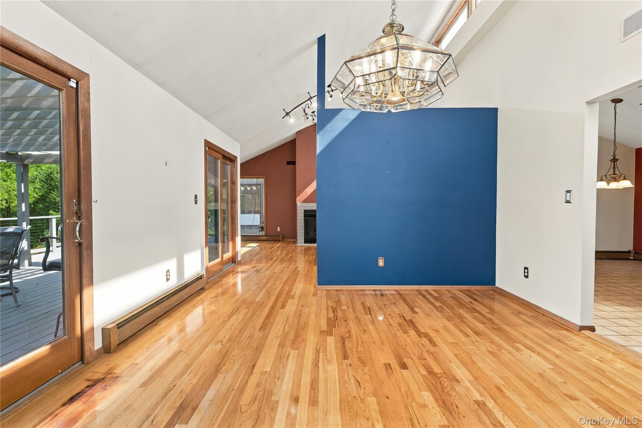 6 Flower Road Property Photo 12