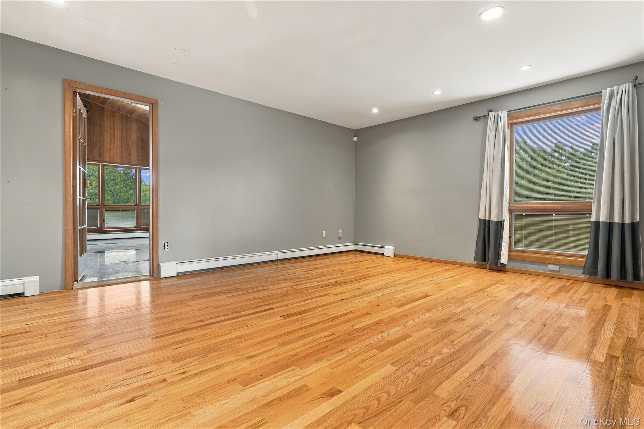 6 Flower Road Property Photo 13