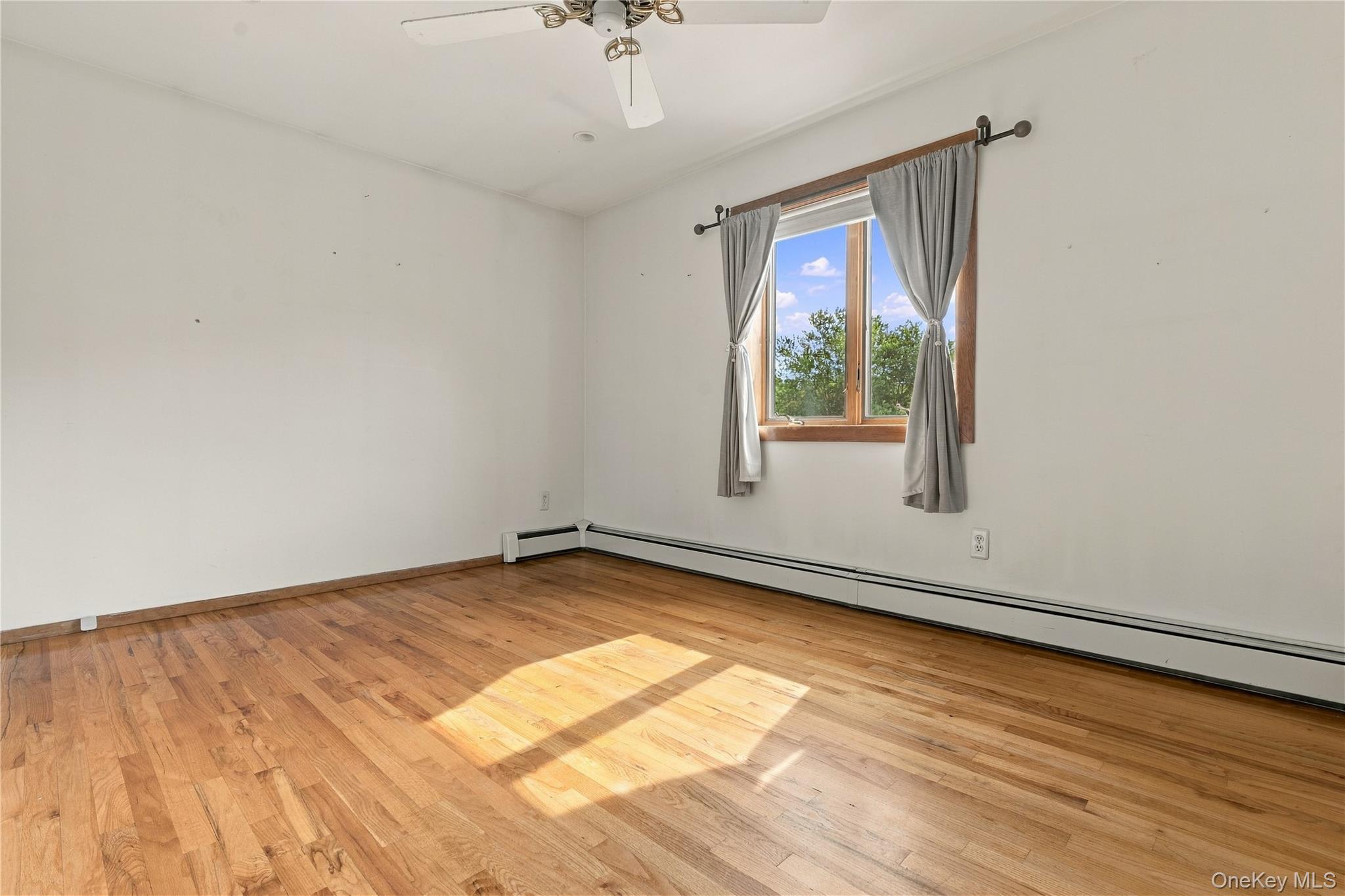 6 Flower Road Property Photo 16
